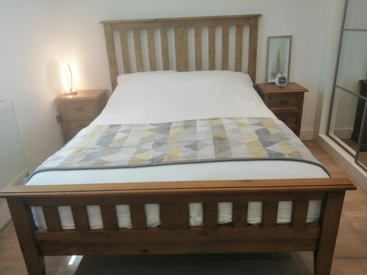 Apartment No 8 - Stay In Style In The Heart Of The Cathedral City. Truro Exterior foto