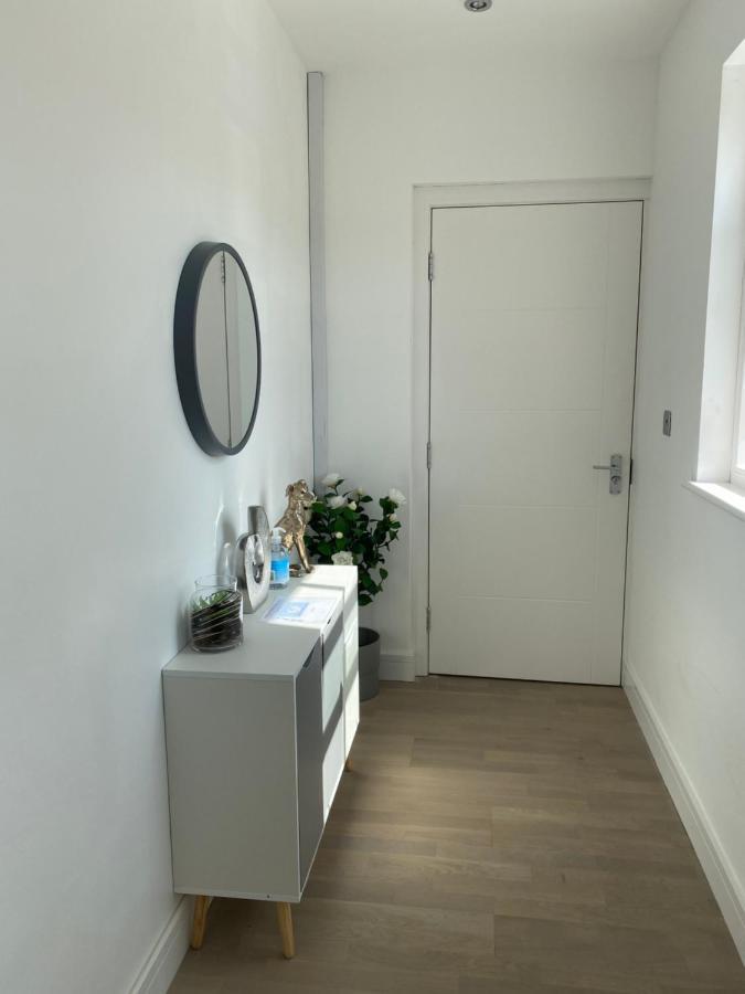 Apartment No 8 - Stay In Style In The Heart Of The Cathedral City. Truro Exterior foto